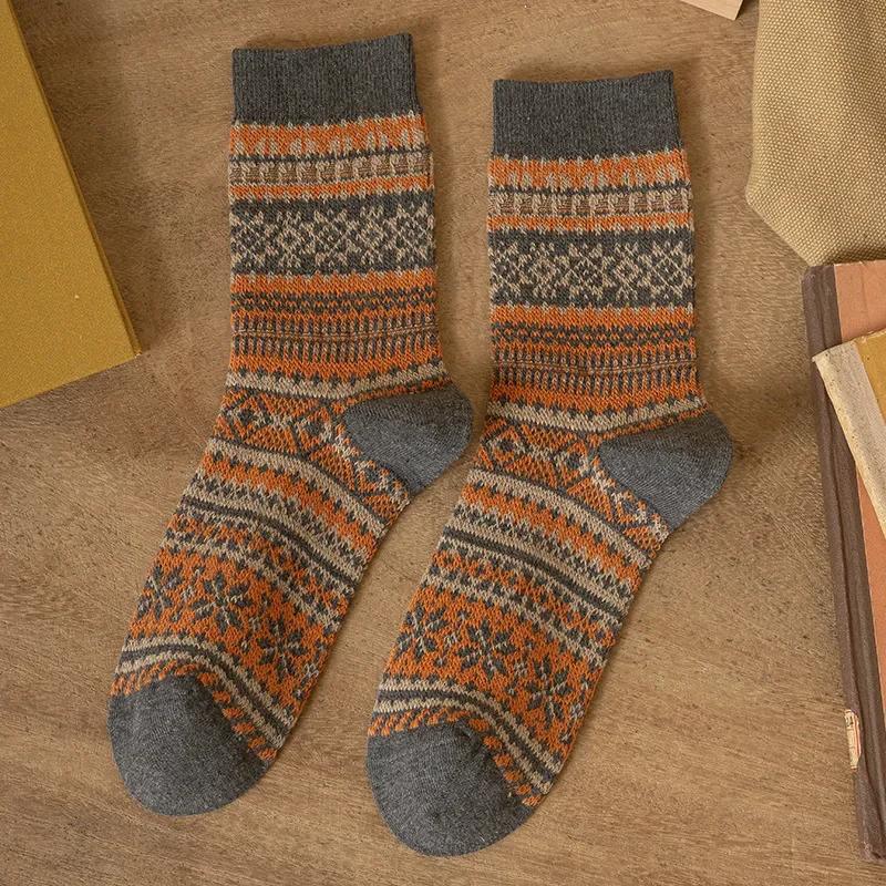 Herrensocken Herbst Winter Mode Retro Geometrische Muster Mittelhohe Socken Herren Japanische Mode Ethnisch Vintage Lange Socken