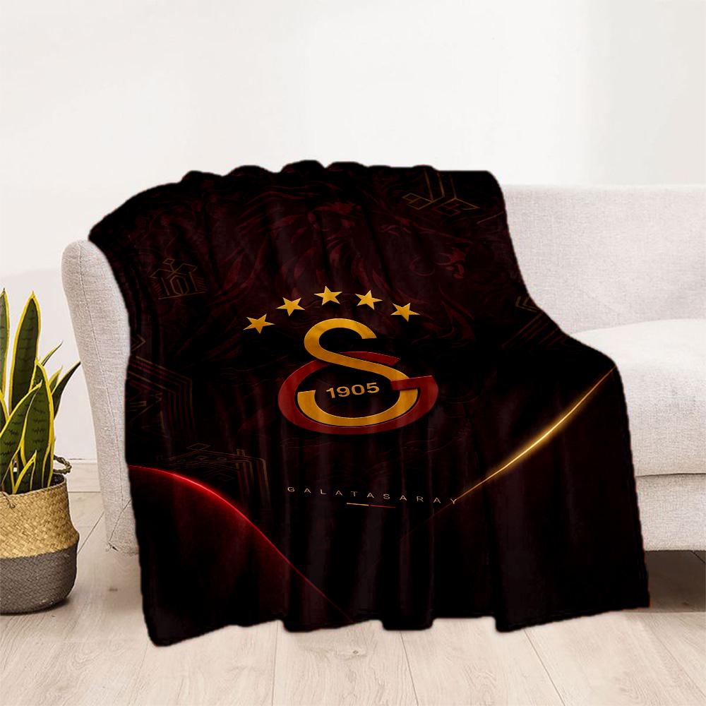 Galatasaray 144 Blanket Ultra-Soft Great for Livingroom Picnics Bedding for All Occasions Playful Design Perfect Gift for Relatives and Friends