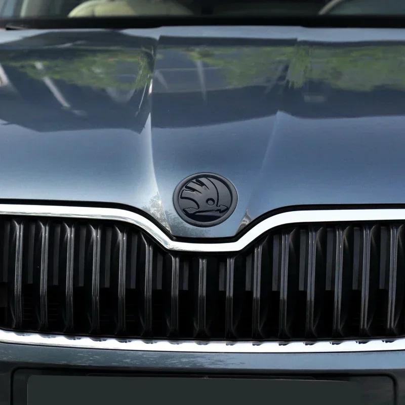 Samolepka na auto Skoda 2026 Horké 2ks 80mm/90mm 3D Znak auta Odznak Kapota Přední Zadní Kufr Logo Pro Skoda Fabia 1 2 Octavia a7 RS Super