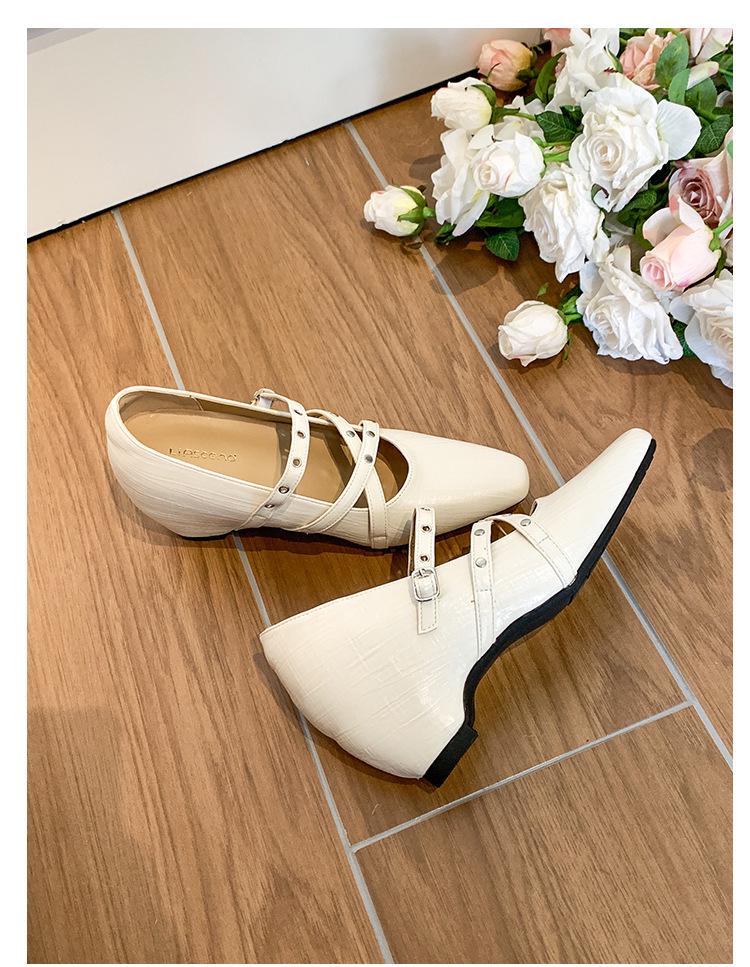 Women s 2026 Retro Hidden Heel Mary Janes with Rivet Cross Strap and Square Toe Wedge Heels 34 покинуть белый