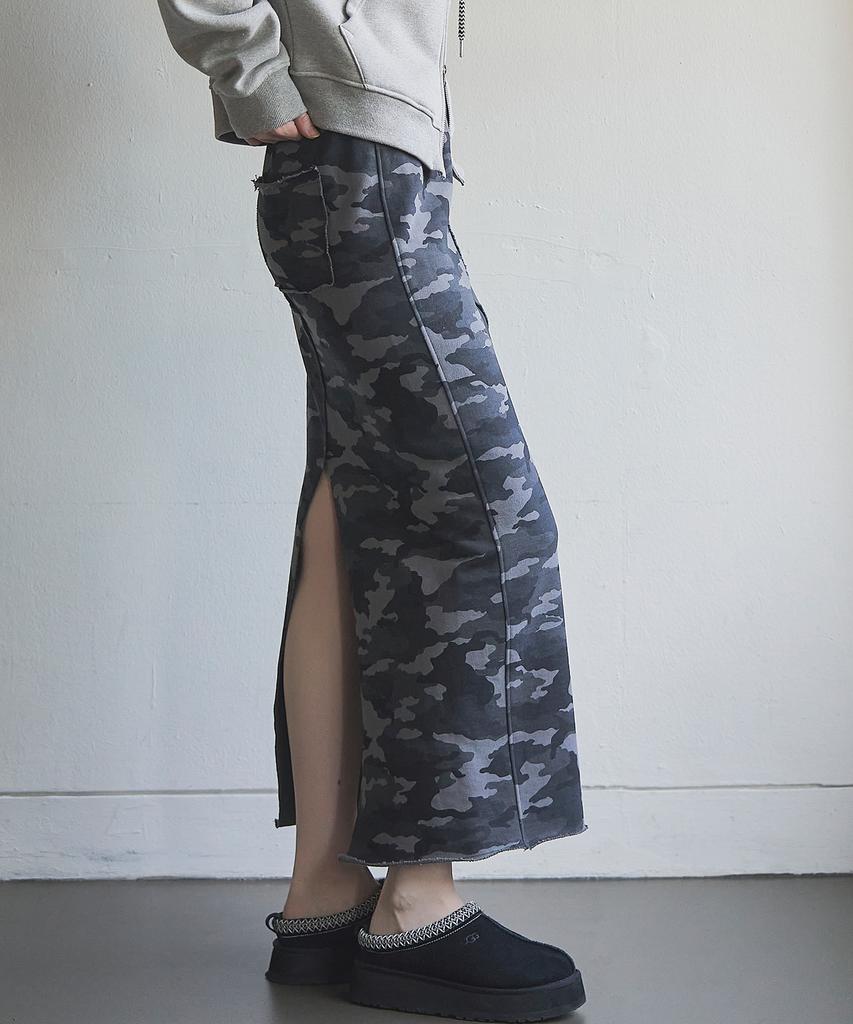 Iteoneolmomeonteu Camo Cut-Off Maxi Skirt_Charcoal
