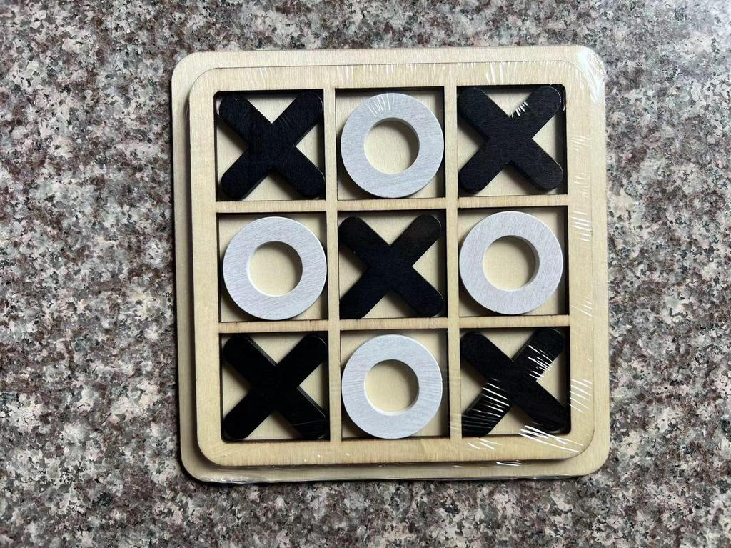 Gioco da tavolo in legno "Tris": Giocattolo di Pensiero Logico per Bambini, Attività Educativa e Interattiva Genitore-Figlio.