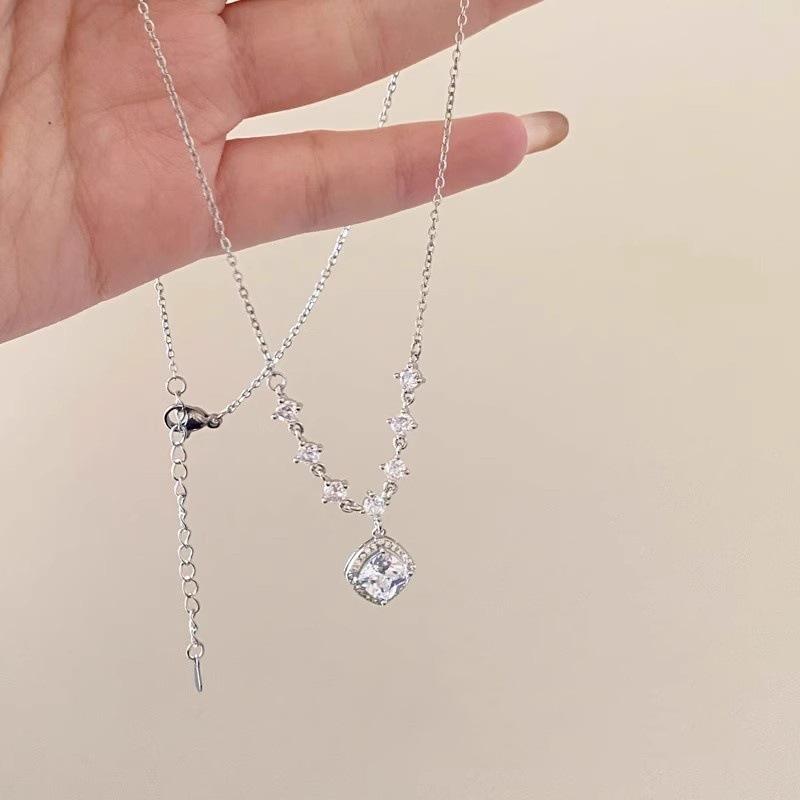 

Sparkling Square Zircon Necklace For Women Delicate Collarbone Chain Minimalist Unique Neck Jewelry