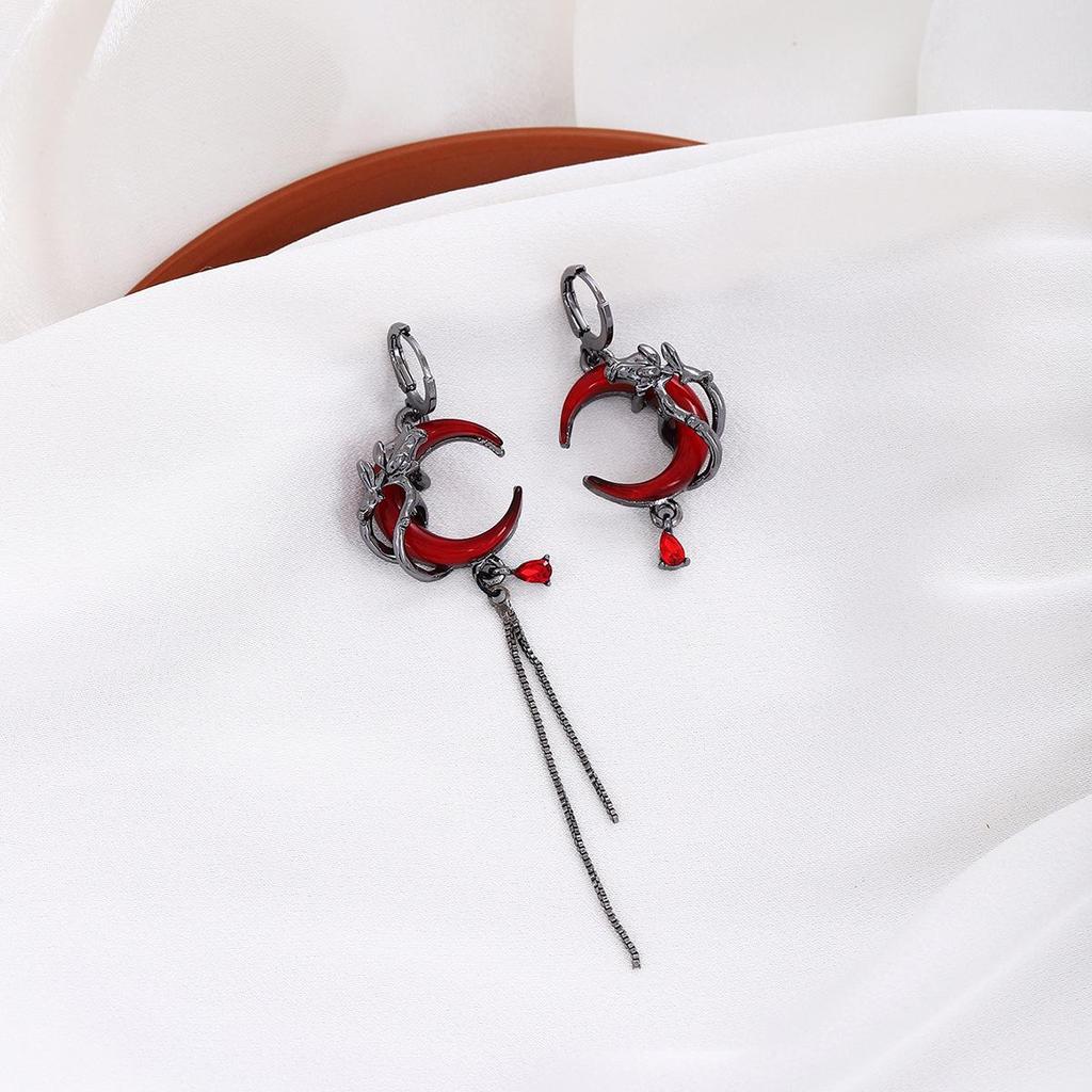 Mori-Style Dark Red Crescent Moon Asymmetrical Tassel Ear Cuff - Luxury Retro High-End Fashion Earrings