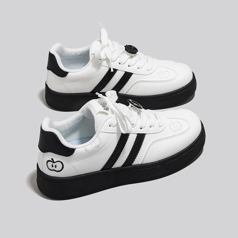 Niche women's shoes autumn new little white shoes women's flat bottom lightweight casual sports skateboard shoes