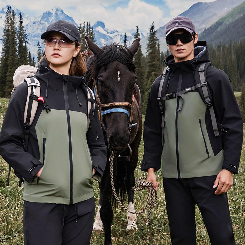 Stylish Unisex Waterproof Windproof Color Block Jacket for Hiking and Workwear