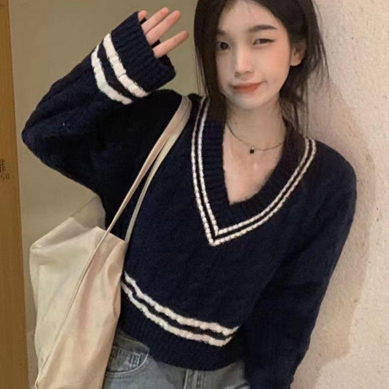 

Women s Petite Color Block Cable Knit Crew Neck Sweater - Autumn/Winter, Long Sleeve, Loose Fit One Size темно-синього кольору