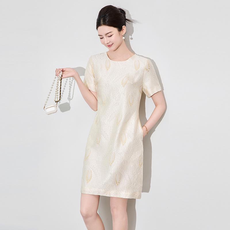 

Высококлассное элегантное женское летнее платье с короткими рукавами, из жаккарда с тиснением и золотым напылением L абрикосовый