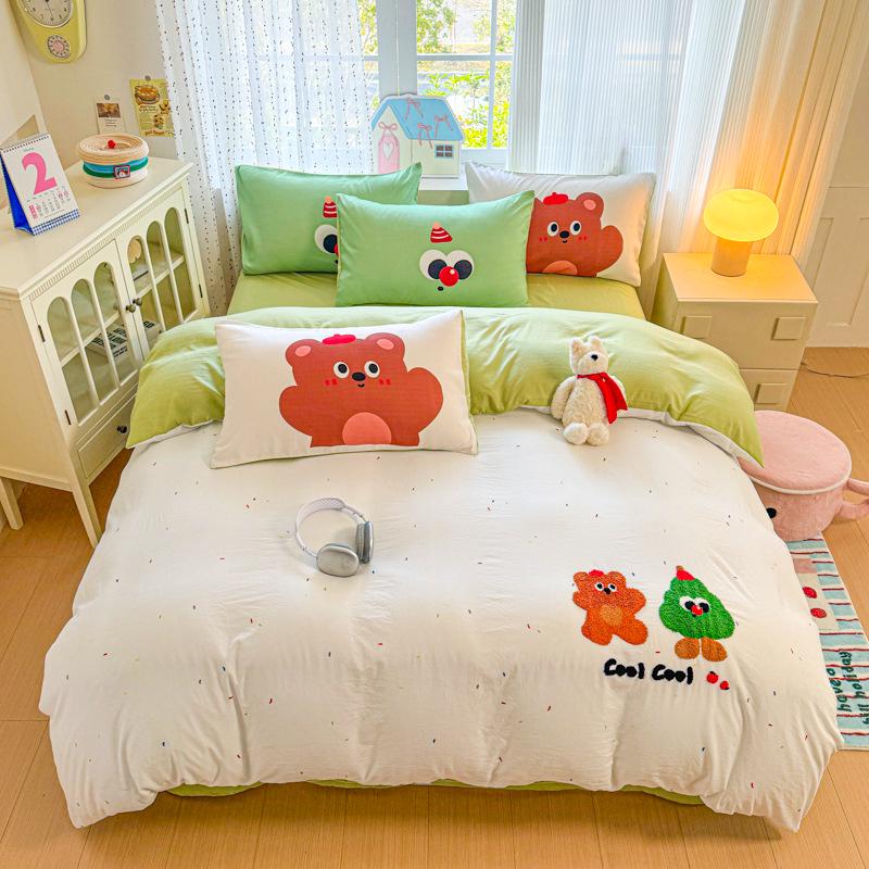 

2025 Rainbow Cartoon Chenille Embroidery Cotton Bedding Set - Super Soft & High Weight, 3 or 4 Pieces for Student Dormitory. 1.2m 3-piece set: Duvet 150*200, Sheet 160*230