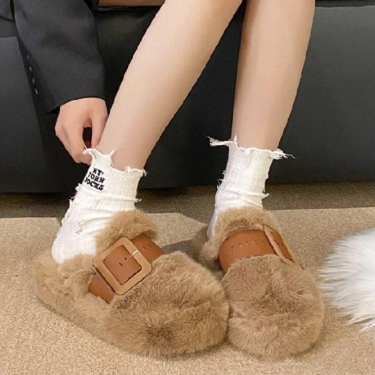 High value ins fluffy slippers women's 2025 autumn and winter new belt buckle niche design cotton slippers trendy outside