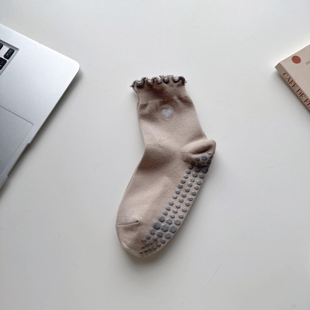 New Cotton Yoga Socks Ruffle Cuff Silicone Grips Pilates Socks Breathable Non Slip Grip Socks Women One Size светло-коричневого