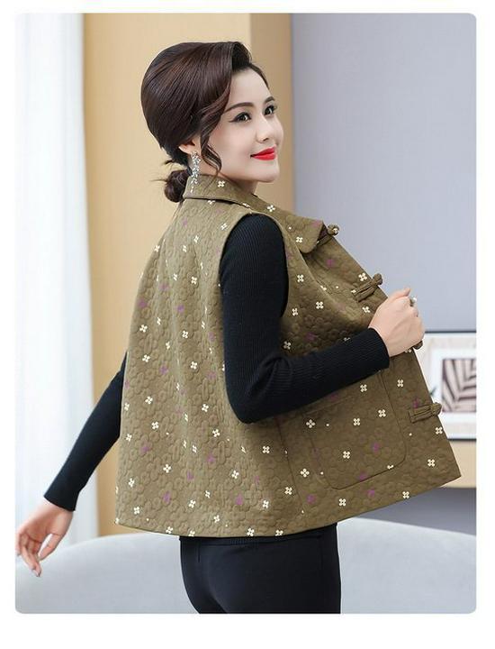 

Spring & Autumn Floral Pipa Button Vest: Women s Casual Lapel Shawl for Middle-Aged & Elderly 3XL [120-130 jin]