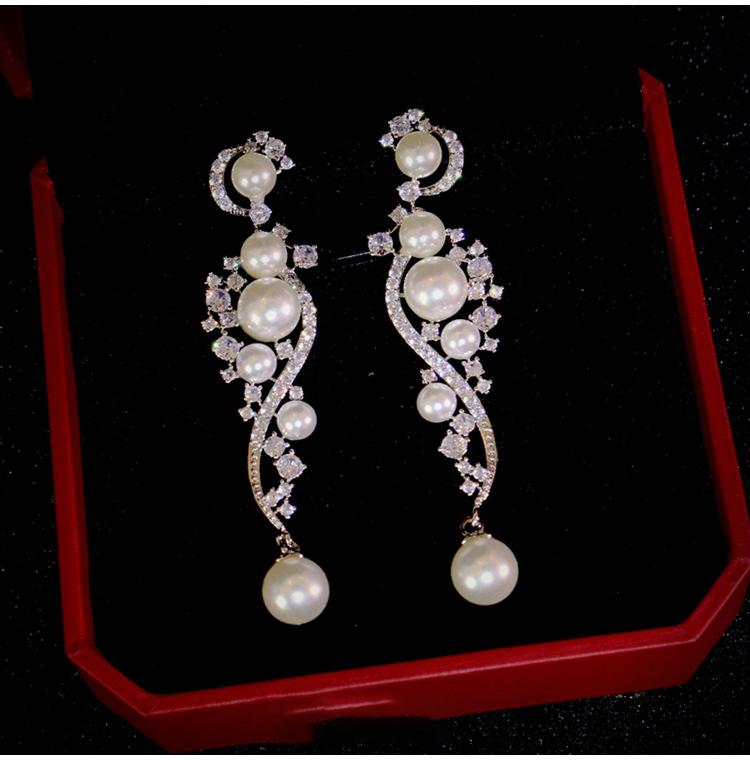 Super Flash Diamond-set Geometric Pearl Stud Earrings Retro Light Luxury Earrings Fashionable and Elegant Temperament Earrings Women
