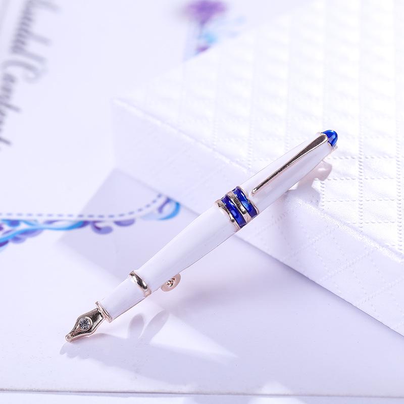 Elegant Women's Pearl & Rhinestone Cartoon Brooch Scarf Buckle with Diamond-Studded Alloy Corsage