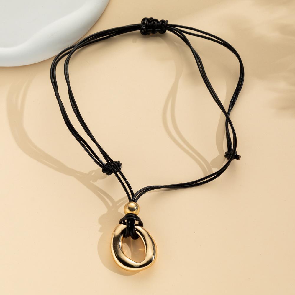 Circle Irregular Unique Pendant Necklace For Women Stylish Minimalist Design In Gold And Silver