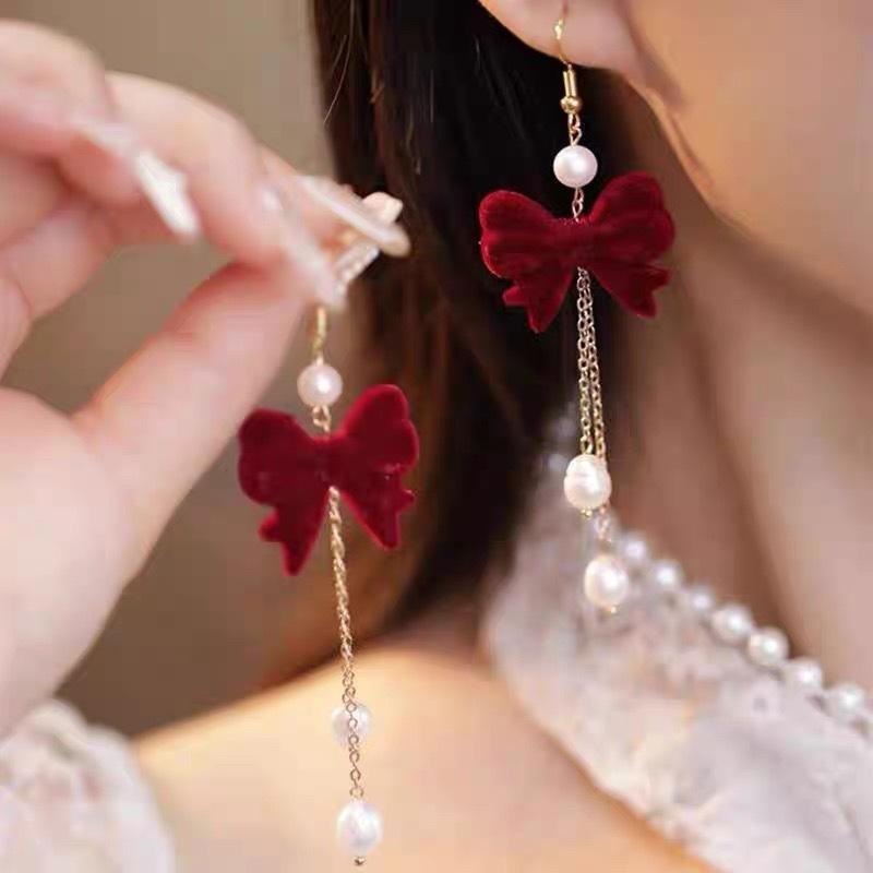 Vintage Autumn and Winter Red Flocking Bow Fringed Earrings Ins New Red Dragon Atmosphere Stud Earrings