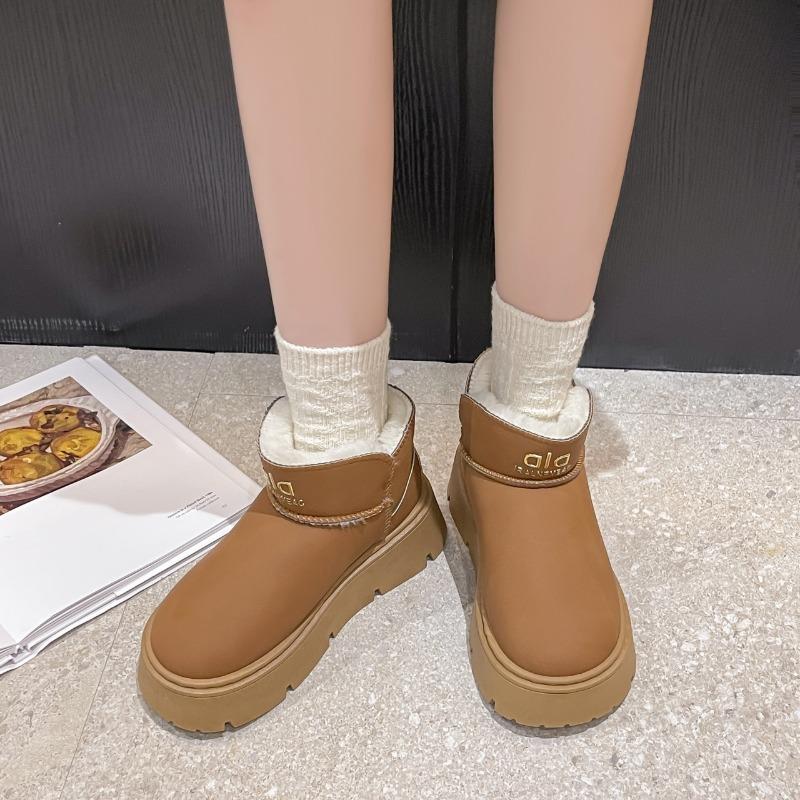 New Style Snow Boots with Added Fleece and Thick-soled Cotton Shoes, A Pair of Women's Shoes