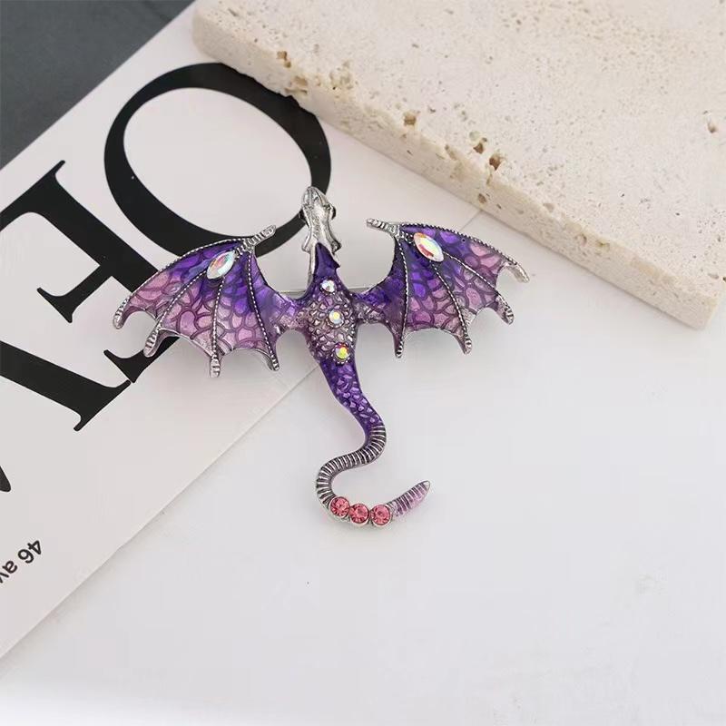 

Креативная имитация дракона, красочная ручная роспись, металлическая брошь для женщин и мужчин, стильные лацканные значки, ювелирные аксессуары, подарок one size фиолетовый
