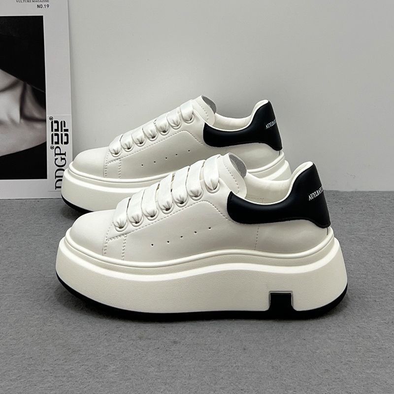 Small feet, fashionable muffin, lazy casual shoes, soft leather thick sole heightening, velvet little white shoes for women's 2025 spring and