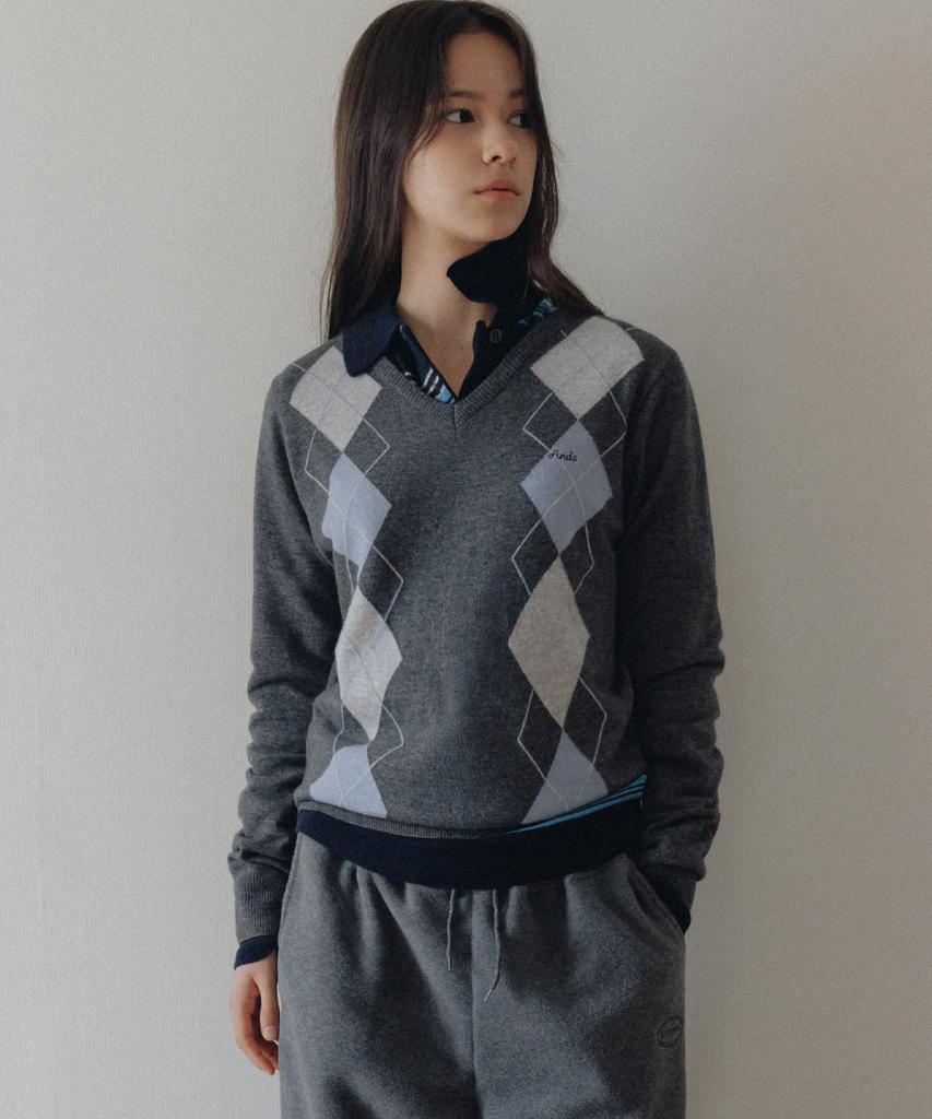 ANDNEEDS Eddy Argyle V-Neck Knit (Charcoal Gray)