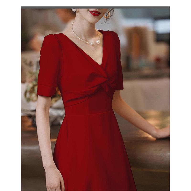 Rotes Sommer-Cheongsam-Kleid mit V-Ausschnitt für Braut oder Verlobung - Große Größe