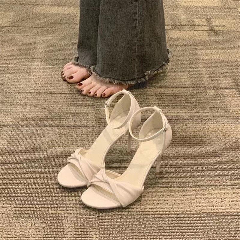 

Женские босоножки на тонком каблуке, весна-лето 2025, новые, универсальные, с темпераментом, маленькая пряжка на одном ремешке, высокие каблуки 38