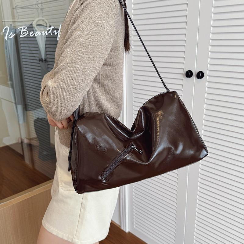 Large capacity fashion glossy handbag bag women's autumn and winter new fashion pillow bag simple shoulder oblique span bag