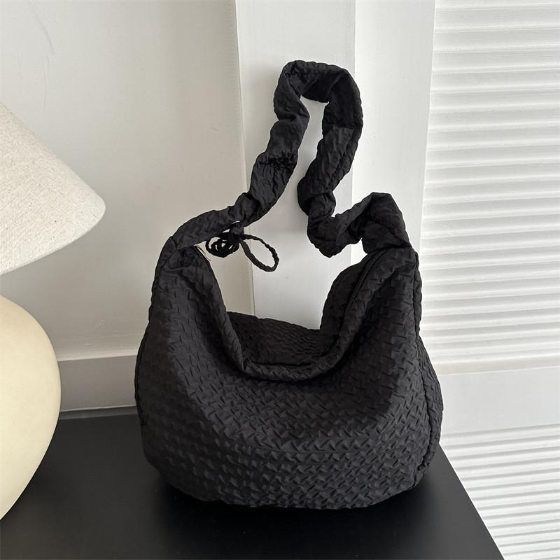 Trendy Korean Style Shoulder Bag 2023 Fall Winter New Fashion Wrinkled Hobo Bag