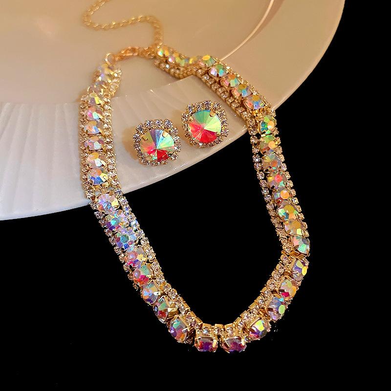 Diamond-encrusted zircon square necklace European and American light luxury temperament collarbone chain niche retro versatile jewelry women