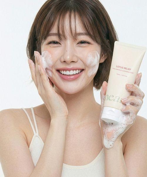 Mildly Alkaline Blackhead Removal Lotus Cleansing Foam 150ml
