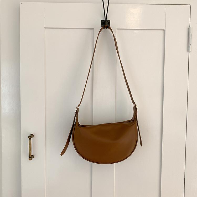 IELGY women's Korean version of fashion casual shoulder messenger bag, versatile dumpling bag