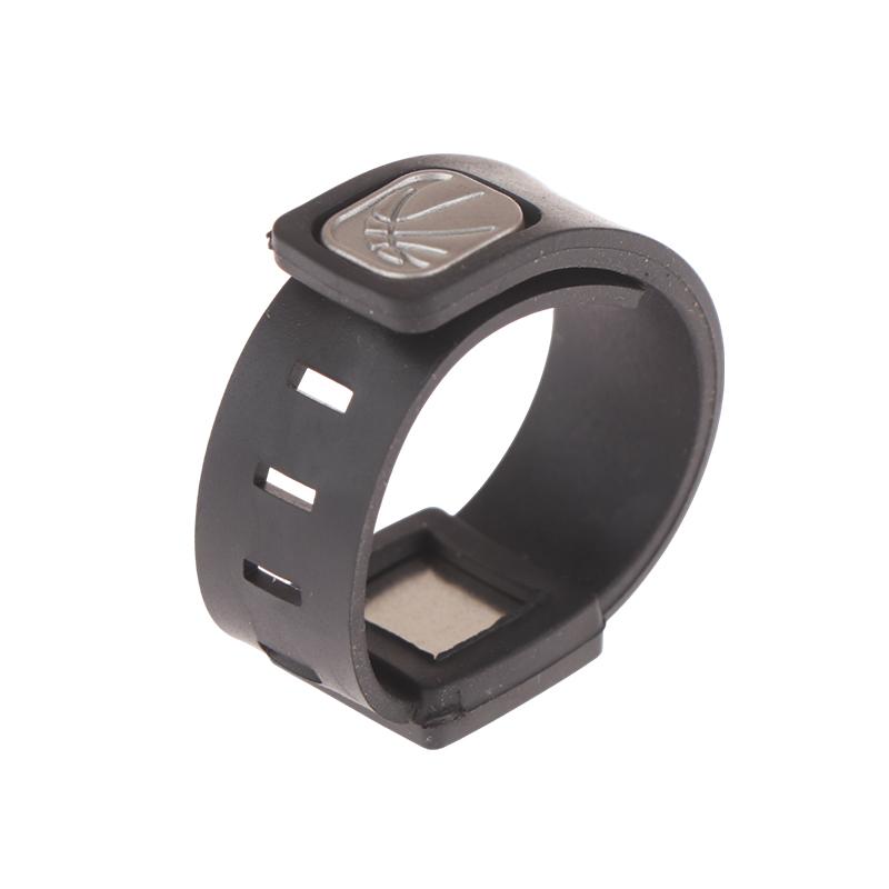 

Уличный магнитный держатель для сигар - Изготовлен из премиального силикона и имеет магнитную конструкцию. Простые и стильные аксессуары для гольфа