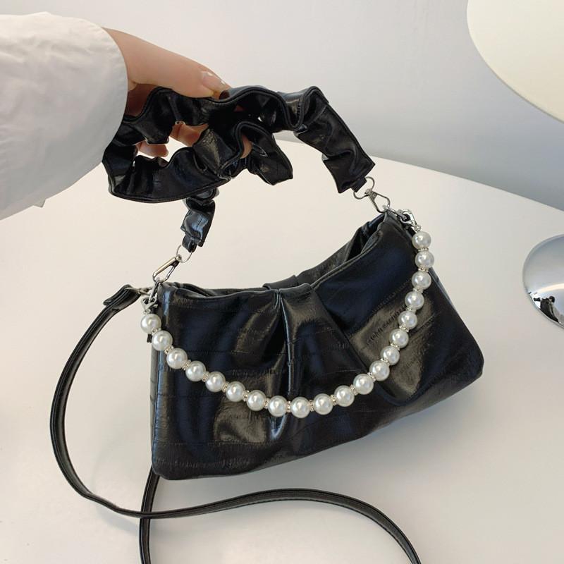 Trendy Silver Crescent Shoulder Bag With Soft Texture For Fashionable Daily Outfits Black