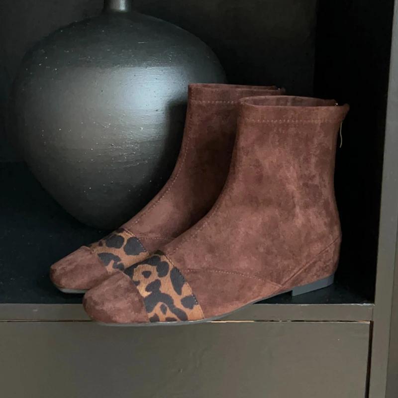 

мода женские замшевые леопардовые ботильоны на плоской подошве модная обувь женская 2024 тренд зимние готические ботинки челси новые гладиаторские женские зимние ботинки 40