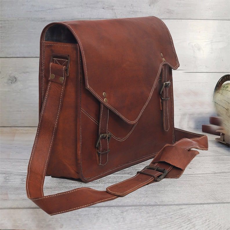 Кожаная сумка через плечо — фото 4