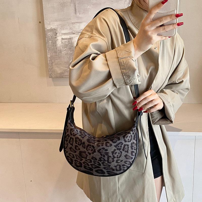 New Leopard Print Underarm Bag Women's Autumn and Winter Retro Matte Suede Dumpling Bag Shoulder Messenger Bag