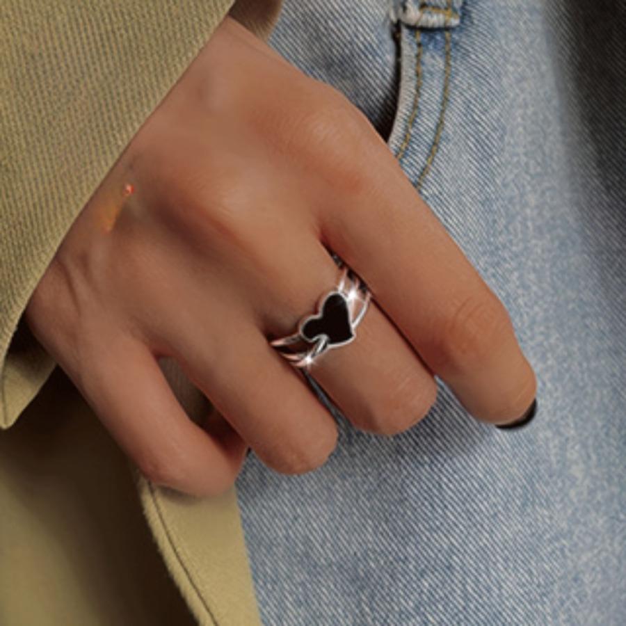1pc Women's Fashion Wide Band Ring, Silver-Plated Multi-Layer Black Heart Ring, Minimalist Open Adjustable Hypoallergenic Index Finger Ring