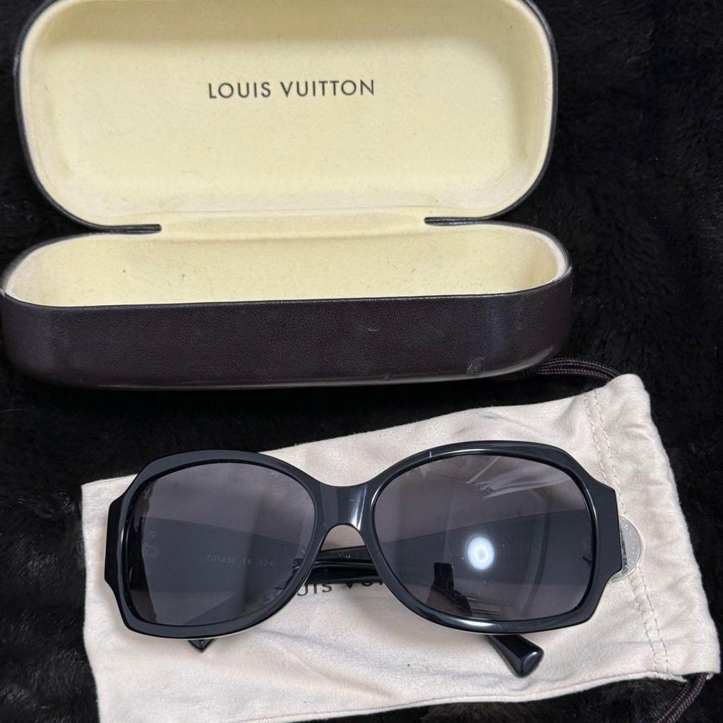 Used LOUIS VUITTON BLACK SUNGLASSES