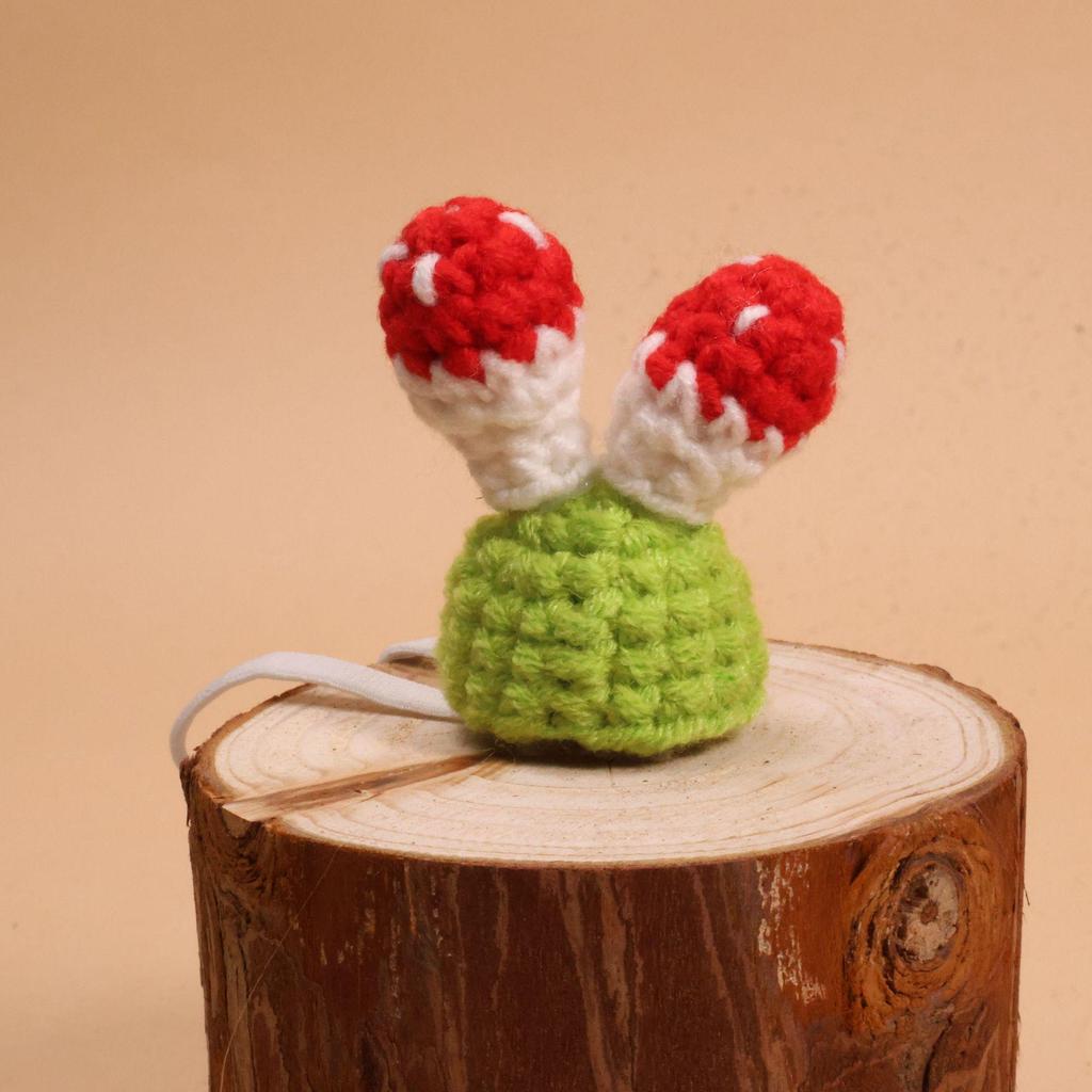 Valentine's Pearl Desktop Goose Set with Mini Knitted Hat & Adjustable Wings Clothing