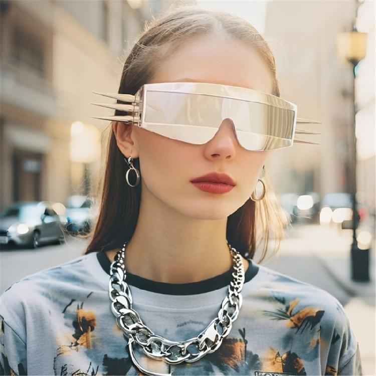 Mutige Punk-Style Sonnenbrille mit Nieten-Detail PC-Rahmen Sonnenfilter Unisex Augenschutz Ausrüstung für Damen und Herren