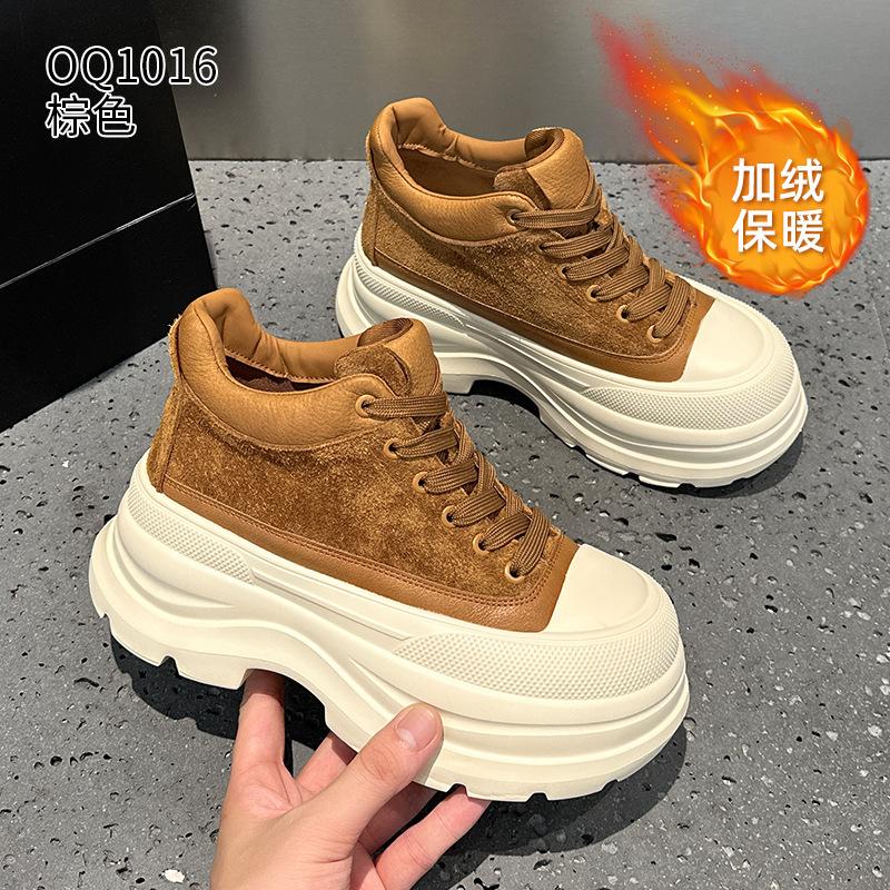 Hoge casual schoenen herfst en winter nieuw dikke zool kleine fleece lichtgewicht board schoenen