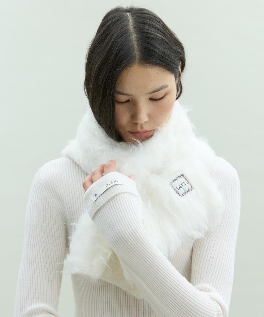 DEETO Brushed Muffler [White]