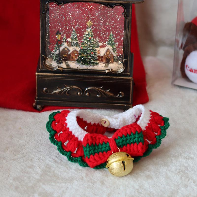 Festive Santa Claus Wool Knitted Pet Collar with Bells and Reindeer Scarf for Cats and Dogs