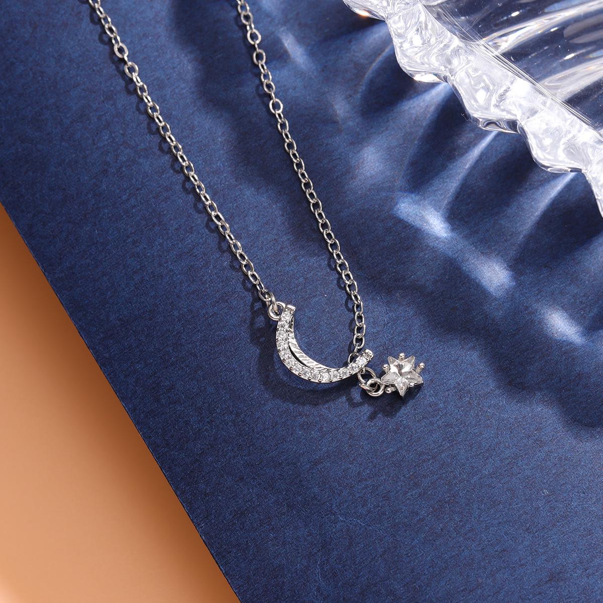 

Fashionable Star Moon Diamond Pendant Necklace for Women