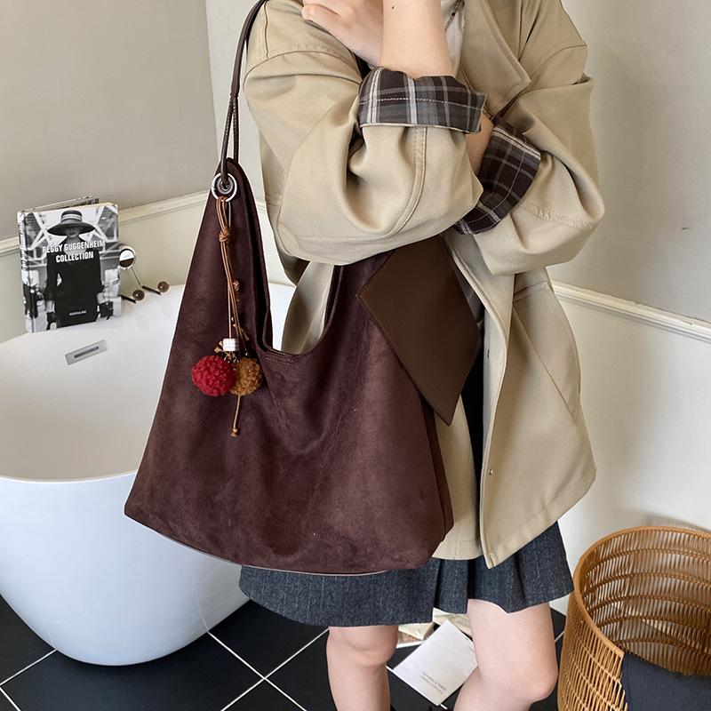 Bag Women's Large Capacity 2025 New Autumn and Winter Matte Retro Shoulder Bag Casual Work Commuter Child and Mother Tote Bag