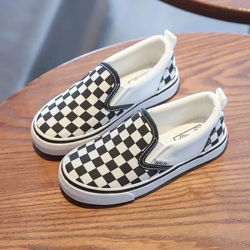 Childrens Spring Shoes Girls Black White Simple Fashionable Shoes Boys Checkerboard Soft Soled Kids Bean