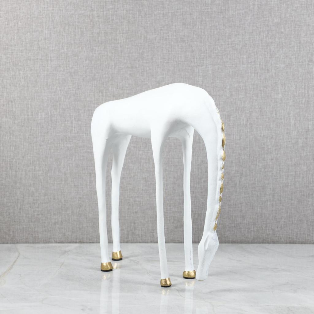 Black Cast Iron Abstract Horse and Deer Statue, Simulated Animal Model Sculpture, Office Desk Ornament, Modern Home Decoration