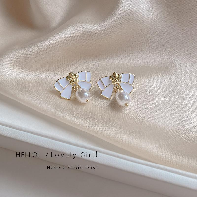 Korean Style Fashion Pearl Camellia Earrings For Women Girls Crystal Pendant Jewelry Lady Trendy Vintage Accessories Ear Rings