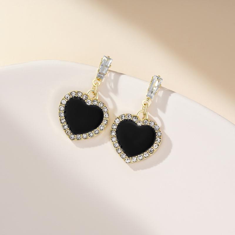 European & American Retro Black Enamel Heart Diamond Stud Earrings for Women
