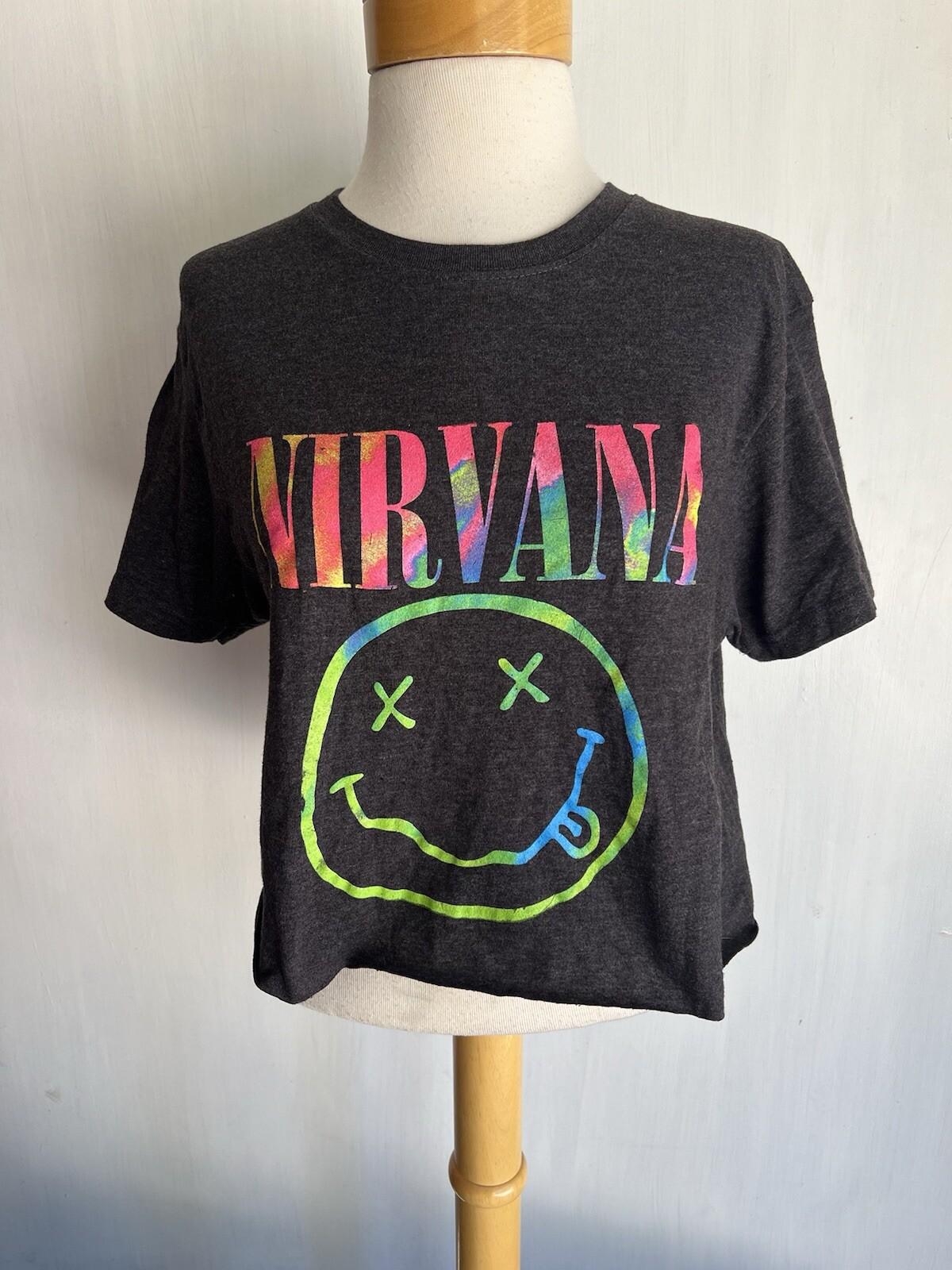 26 NIRVANA  2020  Official Women s Smiley Band Logo Rainbow Crop Top T-Shirt Medium Unisex T-Shirt XL